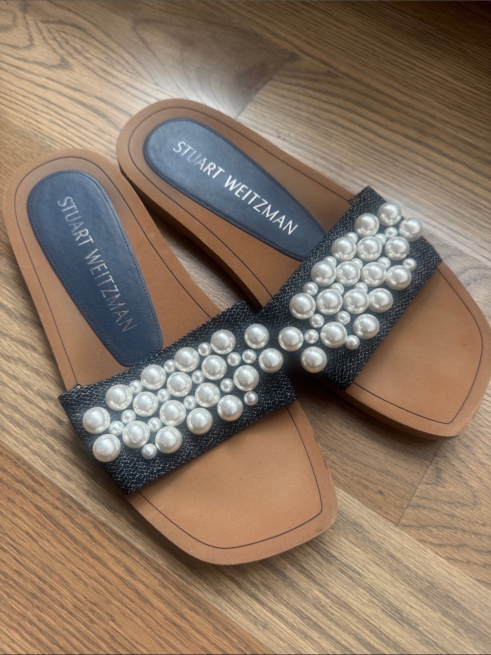 Stuart Weitzman Pearl Embellished Slides size US 9